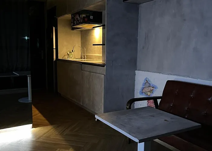 Spaceous On Sukhumvit Apartment Bangkok