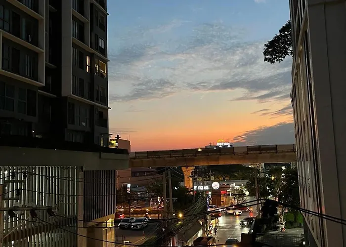 Spaceous On Sukhumvit Apartment